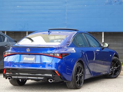 LEXUS IS - 10