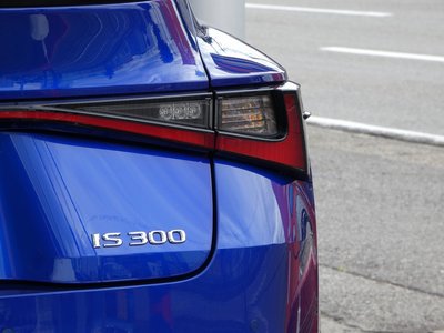 2025 Lexus IS 缩略图 80