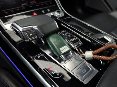 AUDI A8 - 9