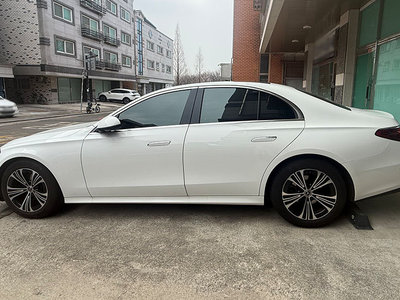 MERCEDES-BENZ E-CLASS - 5