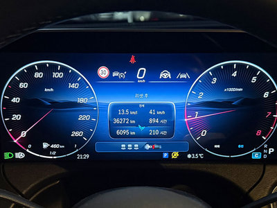 MERCEDES-BENZ E-CLASS - 6