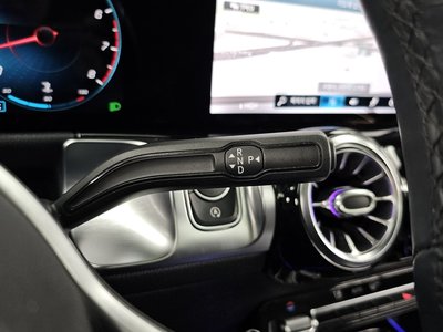 MERCEDES-BENZ GLB - 9