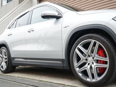 MERCEDES-BENZ GLA - 4