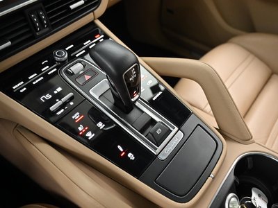 PORSCHE CAYENNE - 9
