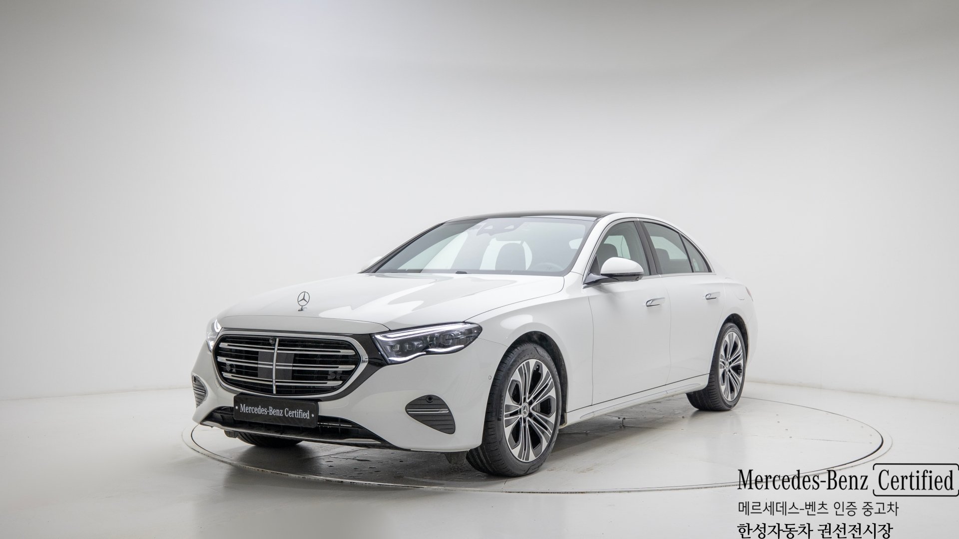 MERCEDES-BENZ E-CLASS - View 1