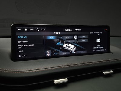 2021 Genesis GV70 — миниатюра 16