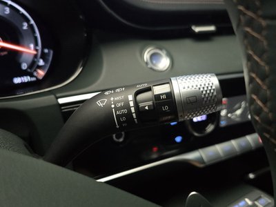 2021 Genesis GV70 — миниатюра 17