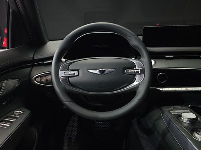 2021 Genesis GV70 — миниатюра 13