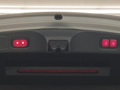 MERCEDES-BENZ E-CLASS - 10