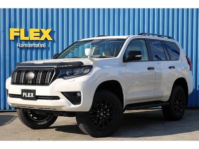 2023 Toyota LAND CRUISER PRADO photo 2