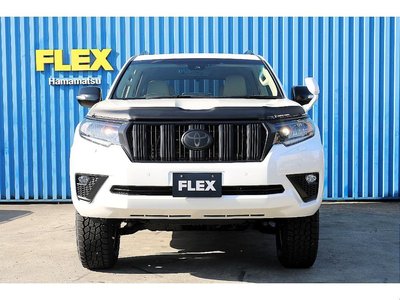2023 Toyota LAND CRUISER PRADO photo 3