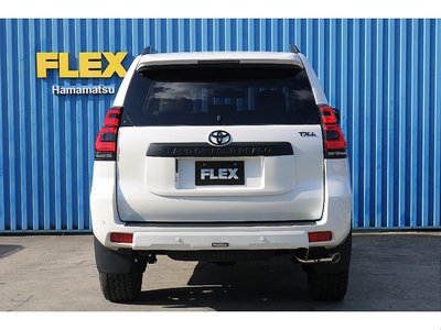 TOYOTA LAND CRUISER PRADO - 9