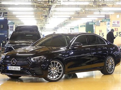 MERCEDES-BENZ E-CLASS - 1