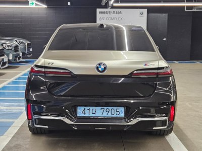 BMW I7 - 3