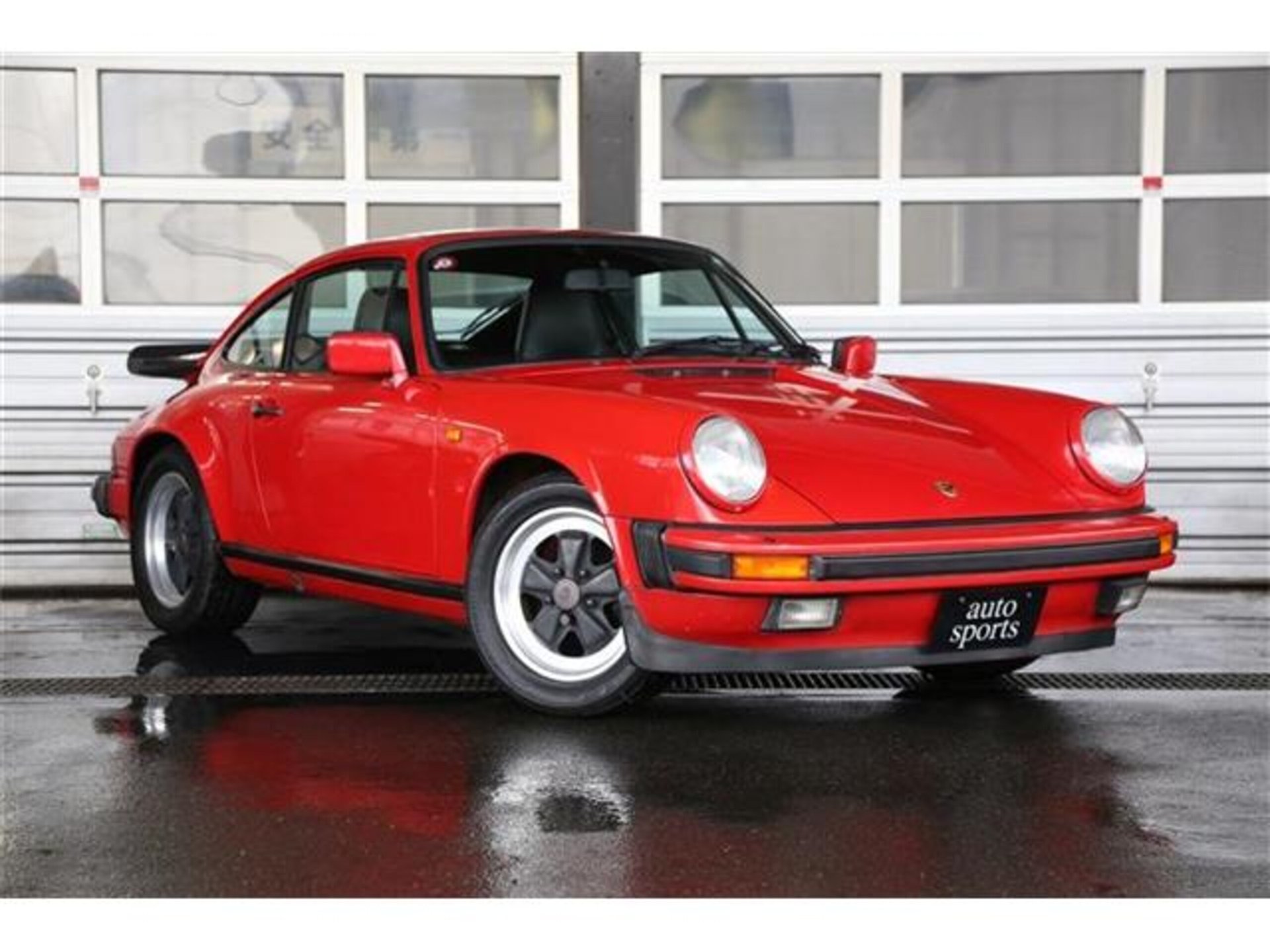 PORSCHE 911 - View 1