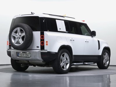 LAND ROVER DEFENDER - 4