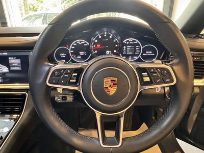 PORSCHE PANAMERA - 4