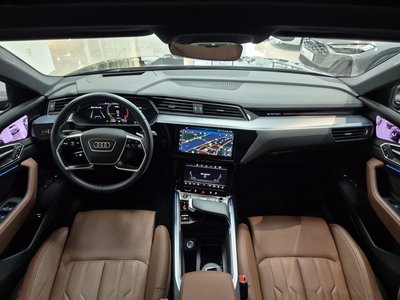 AUDI E-TRON - 5