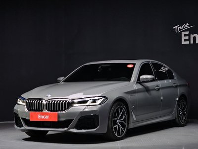 BMW 5 SERIES - 1