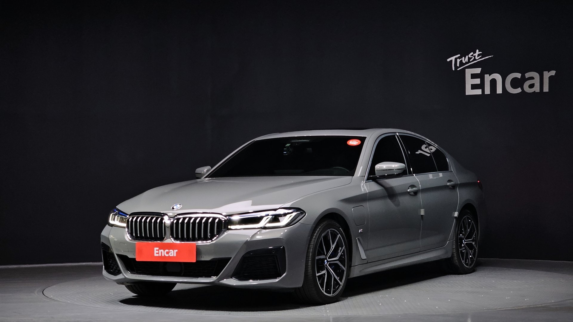 BMW 5 SERIES - View 1