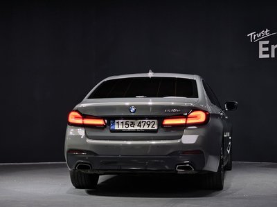 BMW 5 SERIES - 4
