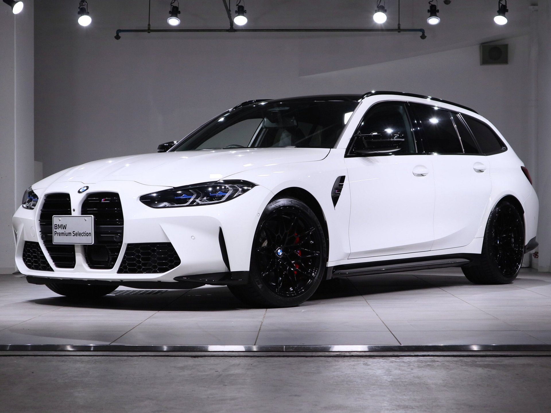 BMW M3 TOURING - View 1