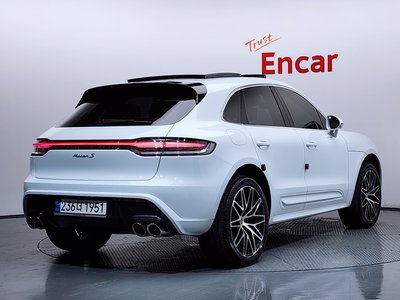 PORSCHE MACAN - 3