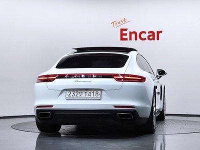PORSCHE PANAMERA - 3
