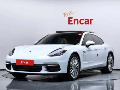 PORSCHE PANAMERA - 1