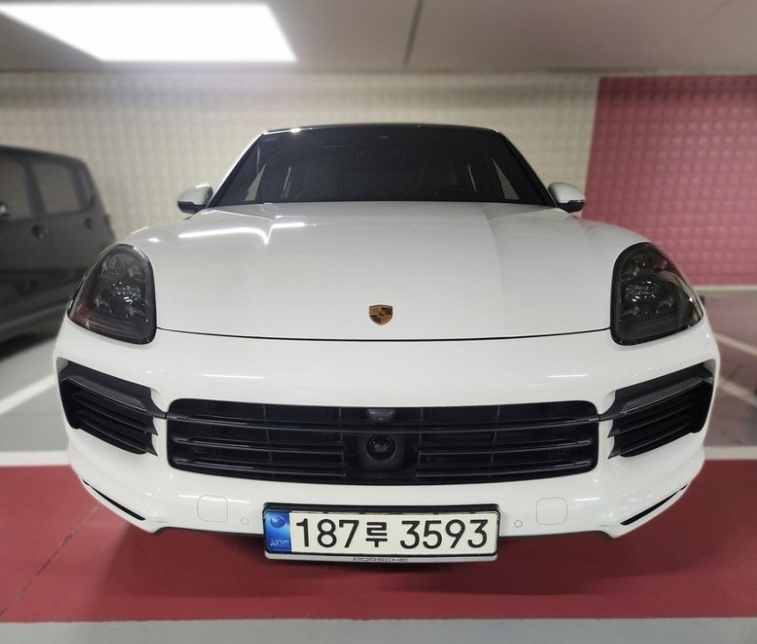 PORSCHE CAYENNE - View 1