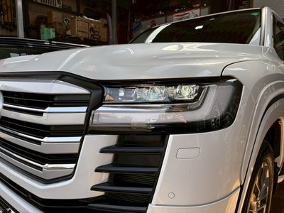 TOYOTA LAND CRUISER 300 - 6