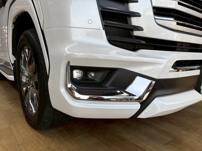 TOYOTA LAND CRUISER 300 - 7