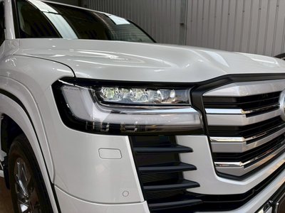 TOYOTA LAND CRUISER 300 - 5