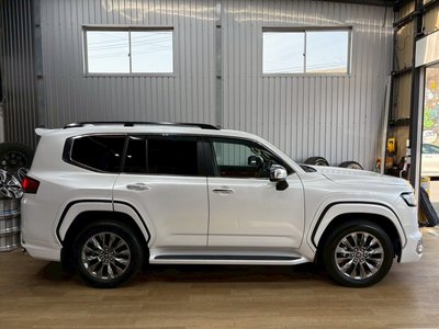 TOYOTA LAND CRUISER 300 - 4