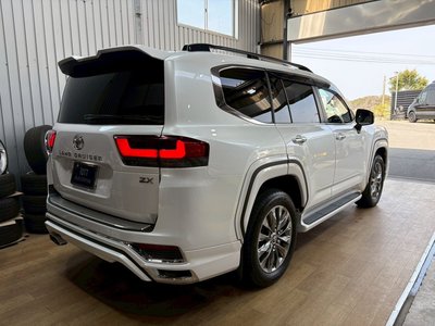 TOYOTA LAND CRUISER 300 - 3