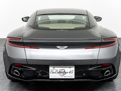 ASTON MARTIN DB11 - 5