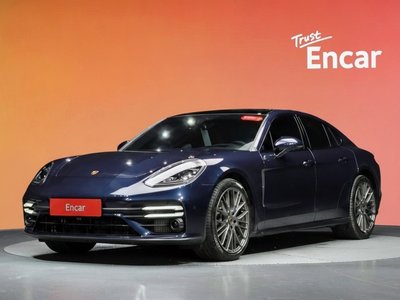 PORSCHE PANAMERA - 1