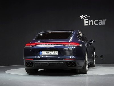 PORSCHE PANAMERA - 4