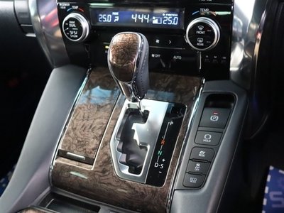 TOYOTA ALPHARD - 8