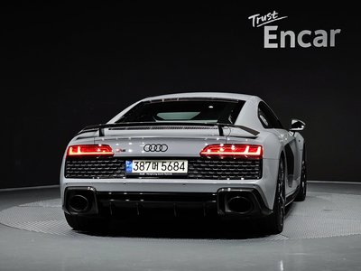 2021 AUDI R8 — фото 4