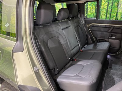 LAND ROVER DEFENDER - 10