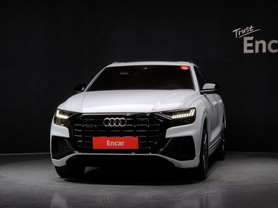 AUDI Q8 - 2