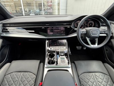 AUDI Q8 - 3