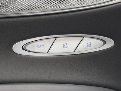 2021 Genesis GV70 — миниатюра 14
