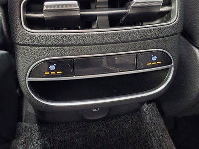 2021 Genesis GV70 — миниатюра 17