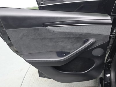 2025 Tesla MODEL Y thumbnail 15