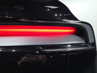 2025 Tesla MODEL Y photo 10