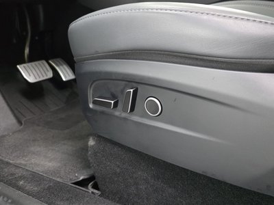 2025 Tesla MODEL Y thumbnail 28
