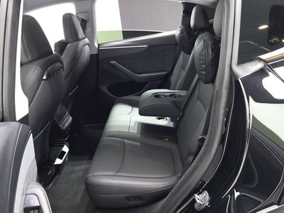 2025 Tesla MODEL Y thumbnail 18