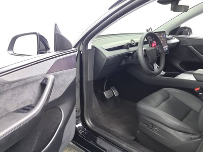 2025 Tesla MODEL Y thumbnail 13